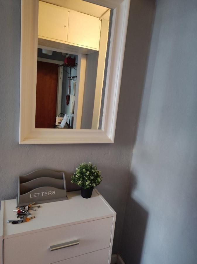 Single Room No.4 In The Very Center Of Варшава Екстериор снимка